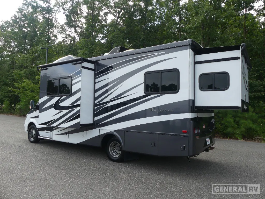2017 Tiffin Wayfarer 24 QW, Photos photo 3