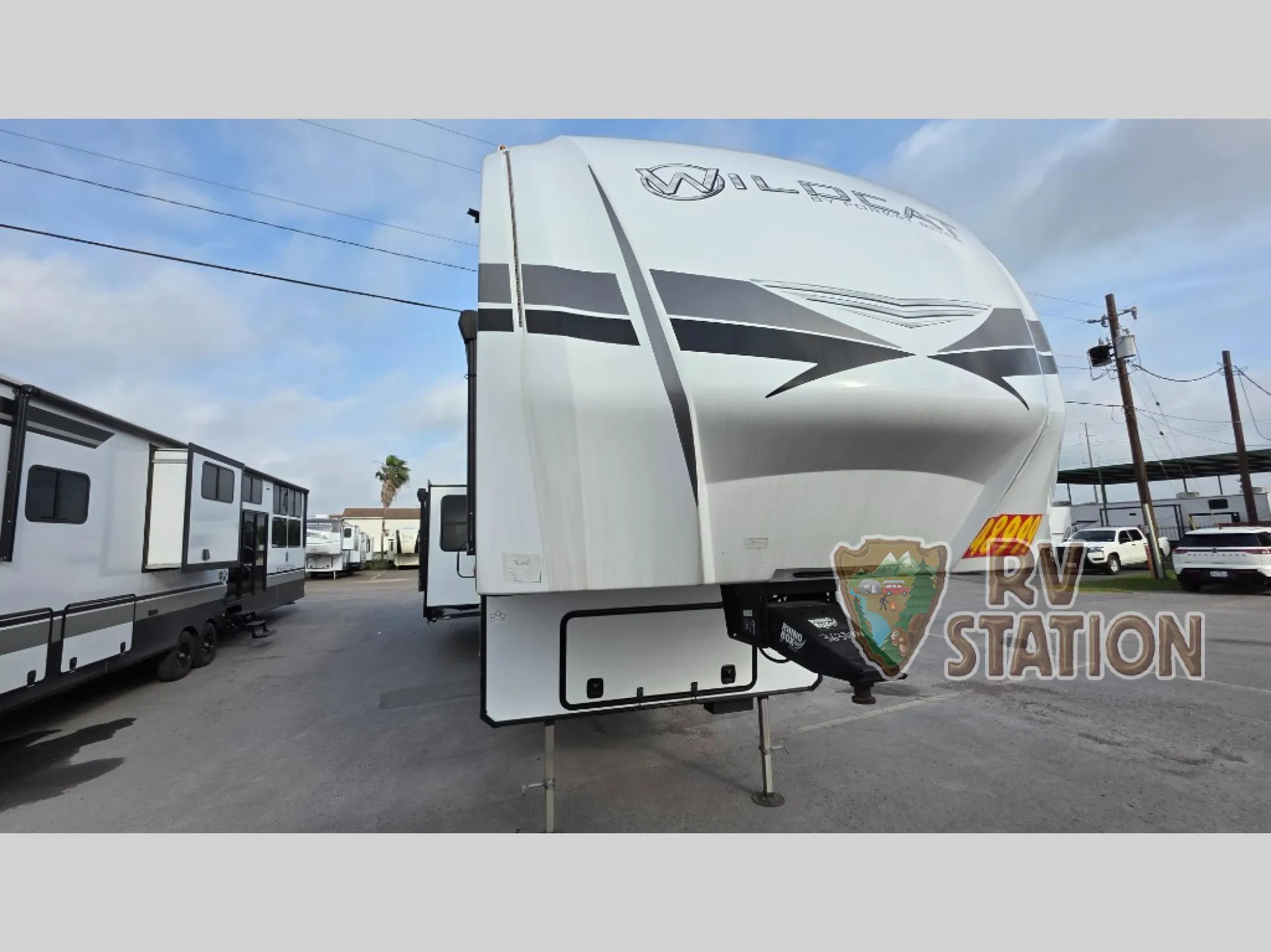 2023 Forest River Wildcat ONE 31RL - Photo 2