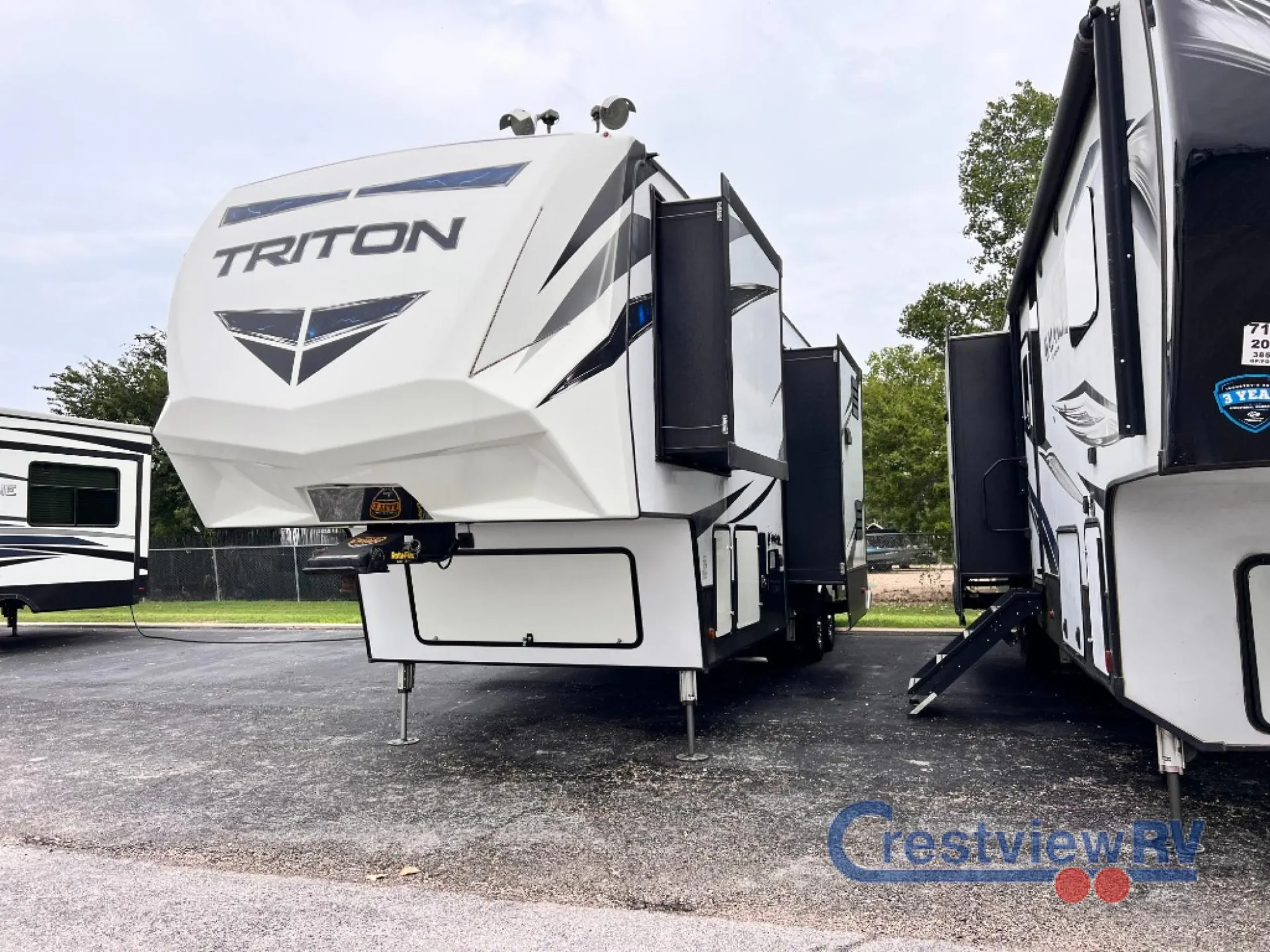 2020 Dutchmen Voltage Triton 3551 - Photo 4
