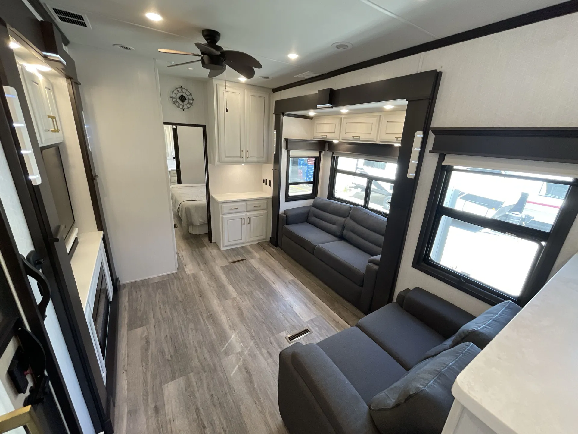 2021 DRV Mobile Suites 41FKMB — living area main