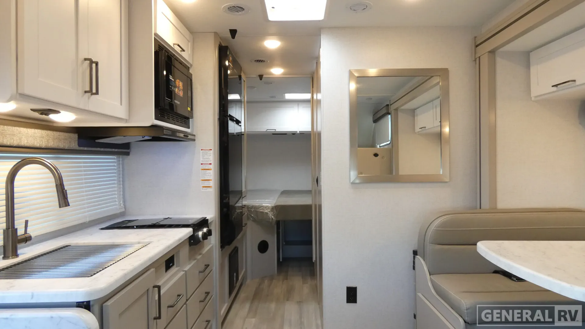 2026 Thor Motor Coach Pasadena SE SZ25 - Photo 3