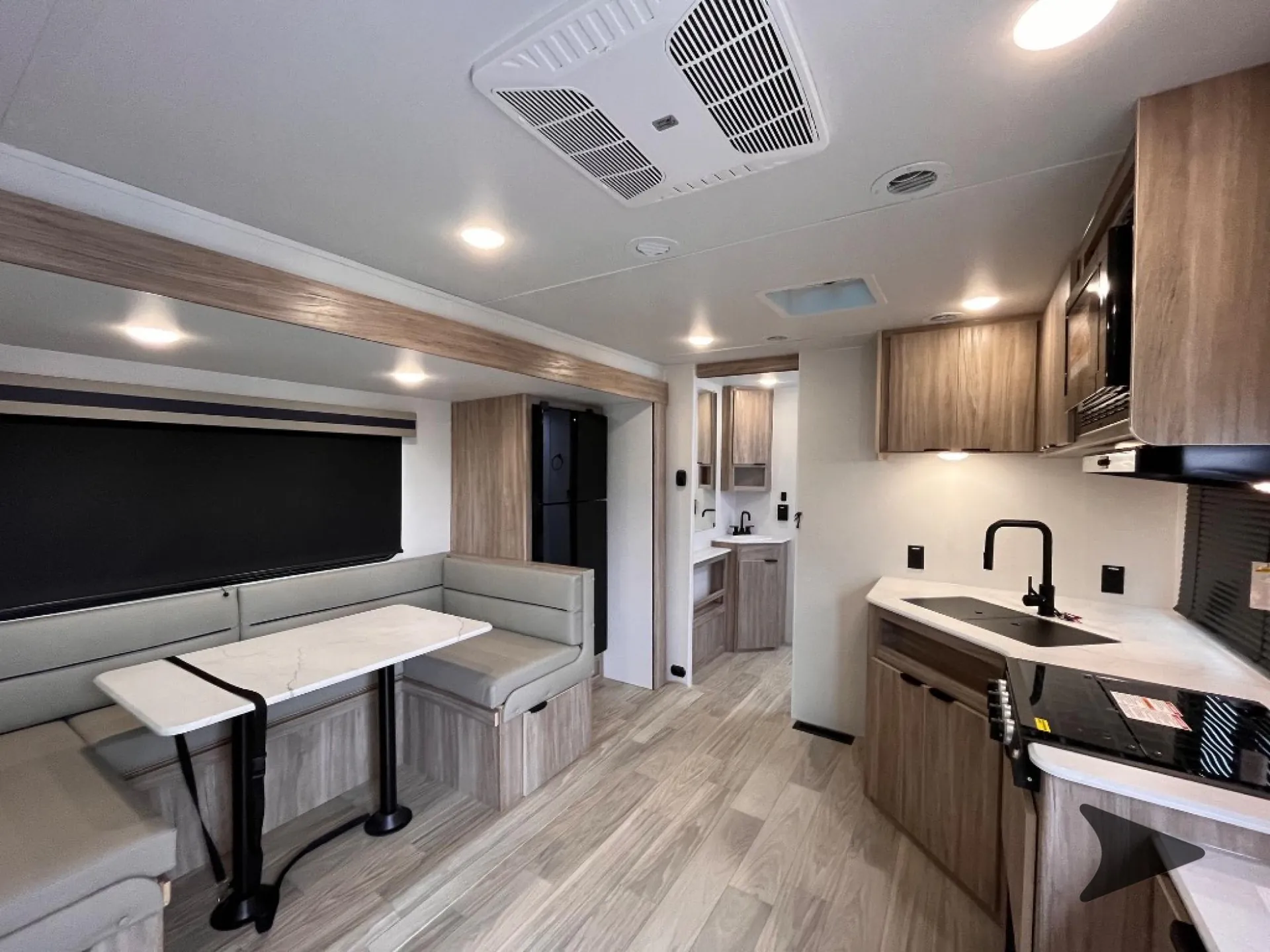 2025 Winnebago Access 26RL - Photo 4