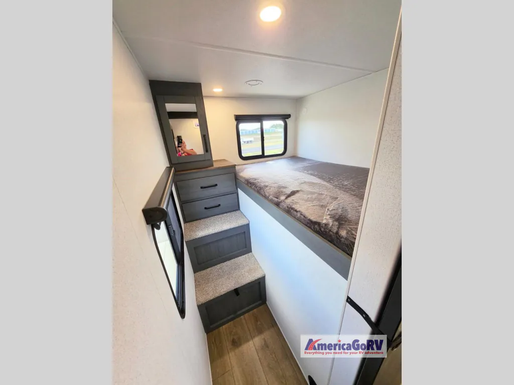 2027 Forest River Solaire 3150TBSS, Photos photo 9