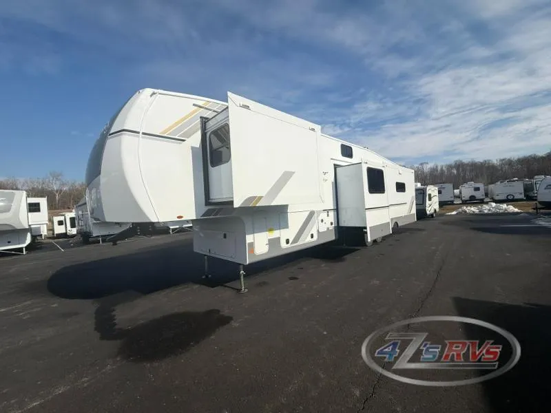 2026 Open Range RV Roamer 35MRQS - Photo 4