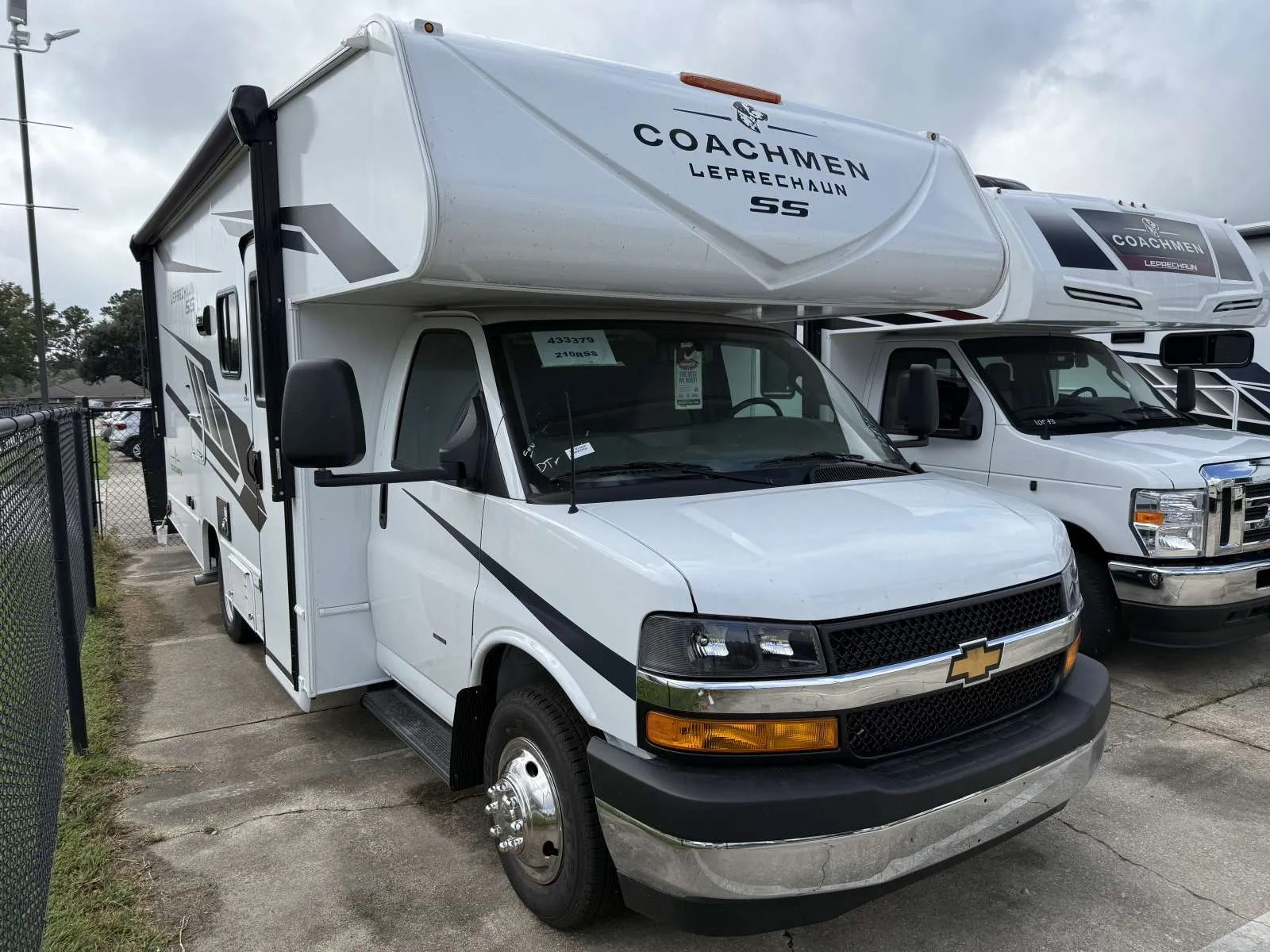 2026 Coachmen Leprechaun 210RSS - Photo 3