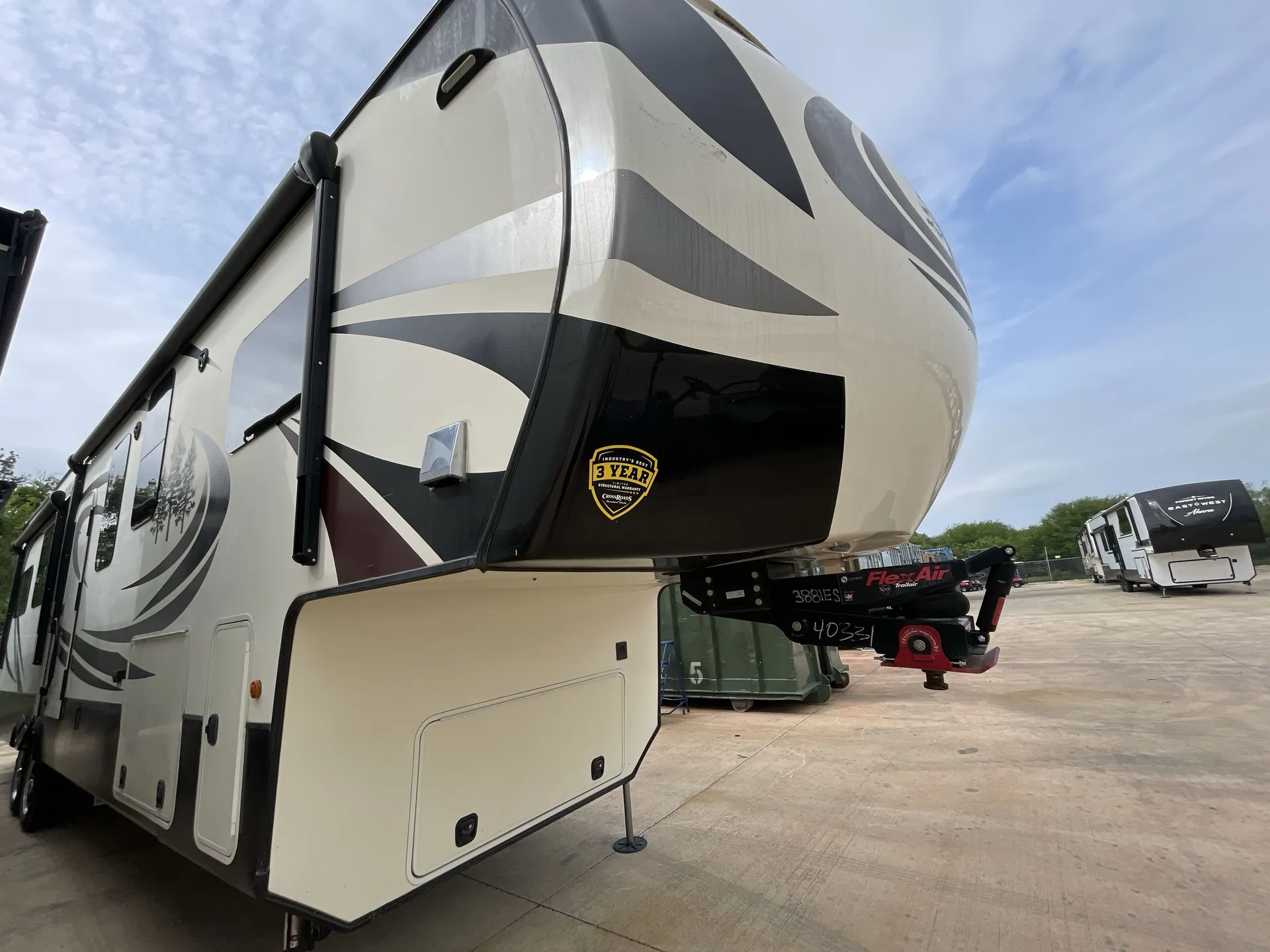 2018 CrossRoads Redwood 3881ES