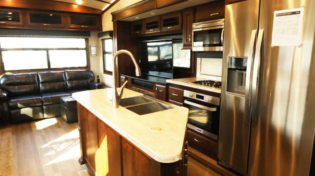 2019 Jayco Pinnacle 36FBTS - Photo 3