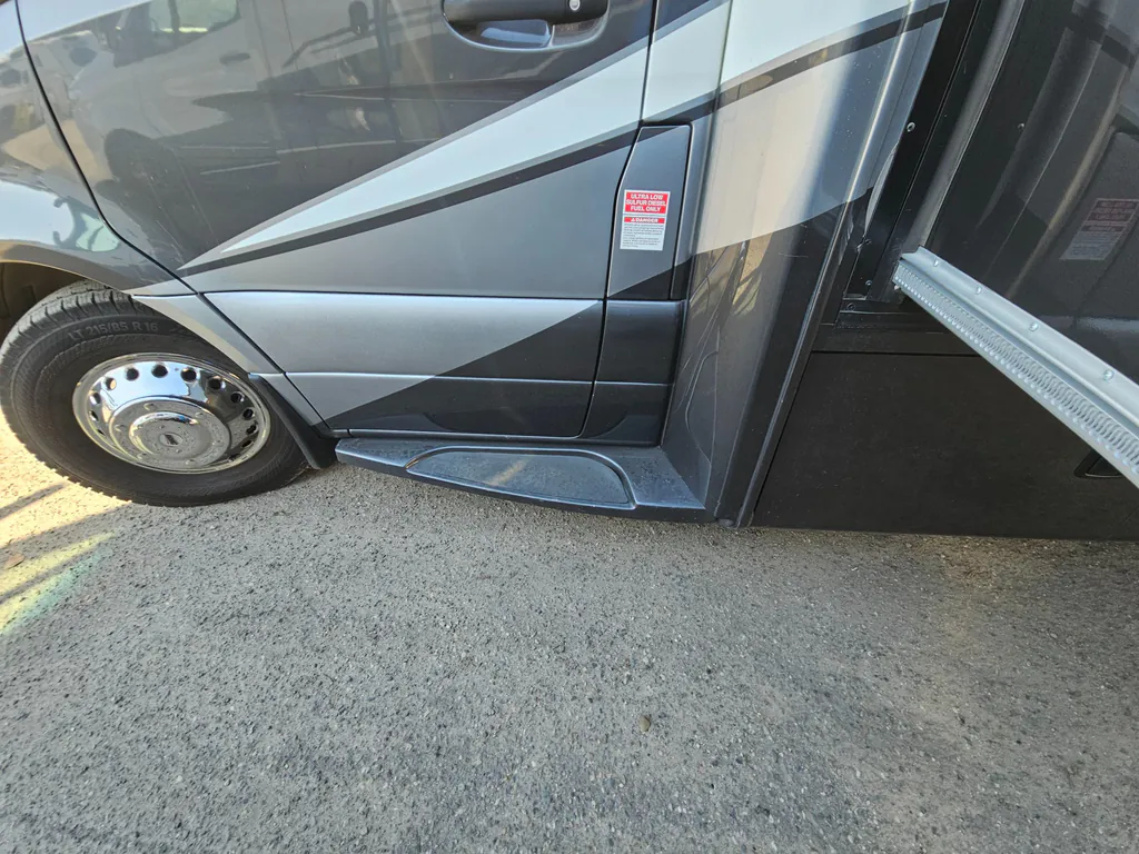2021 Thor Motor Coach Tiburon 24FB, Photos photo 42
