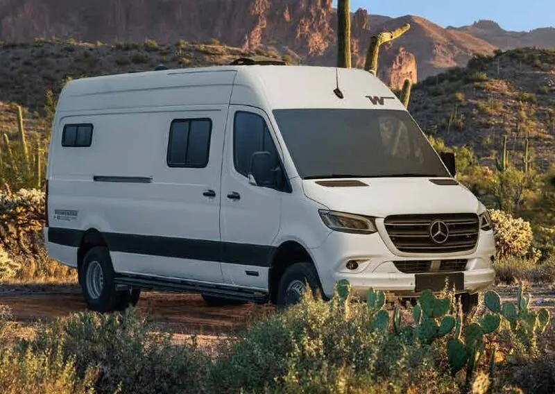 Winnebago Adventure Wagon 70SE exterior