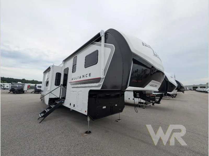 2027 Alliance RV Valor 37V11 - Photo 2