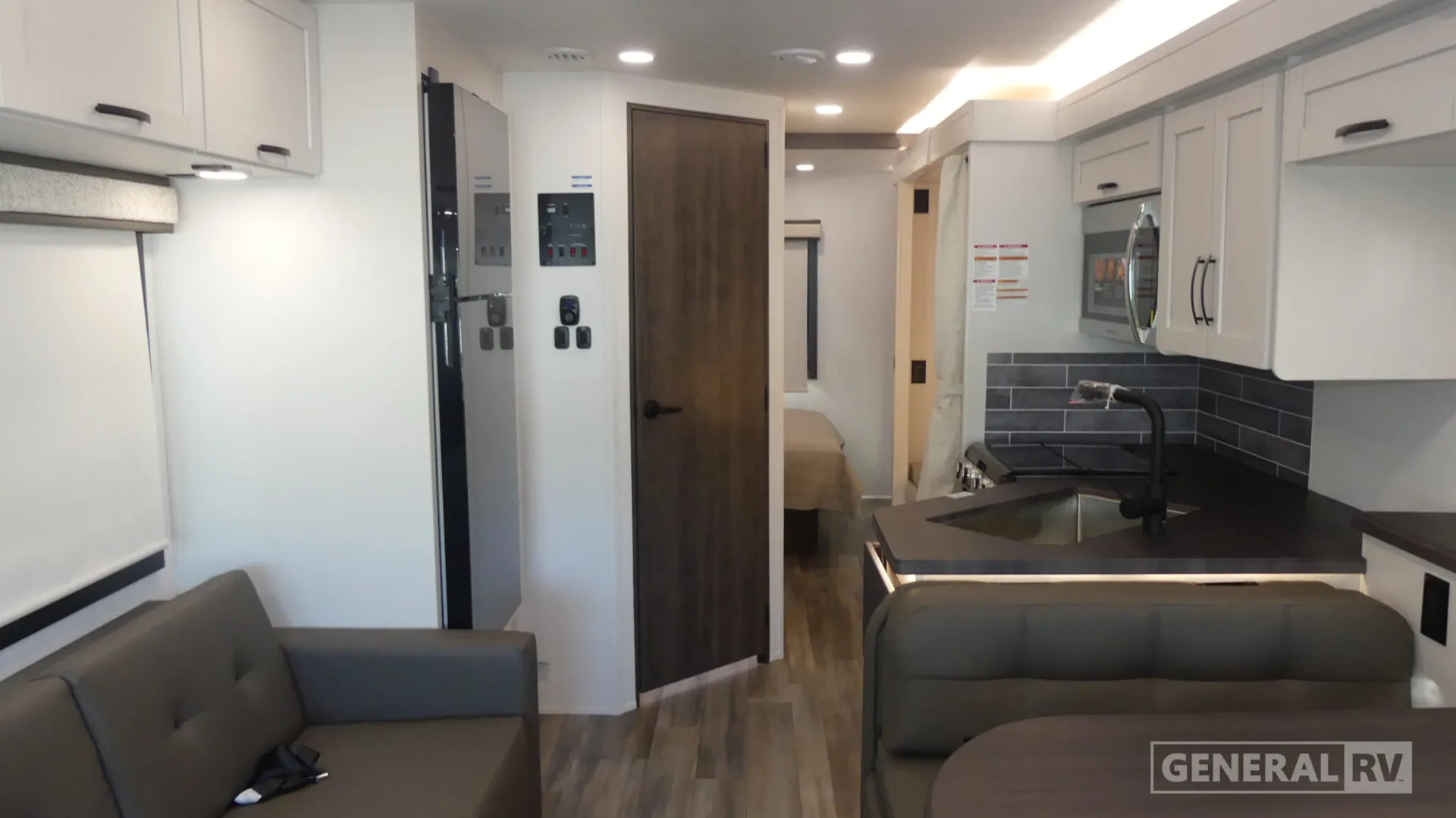 2026 Entegra Coach Vision 29F - Photo 3