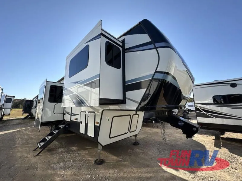 2021 Keystone Montana 3761FL - Photo 4