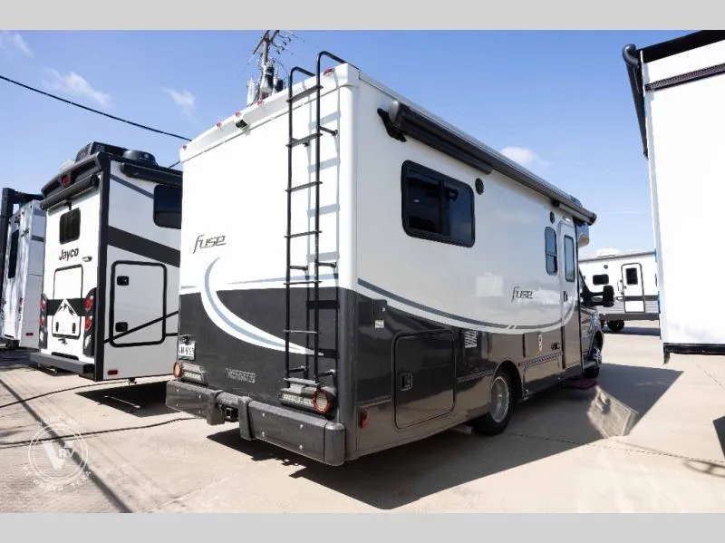 2019 Winnebago Fuse 23F - Photo 4