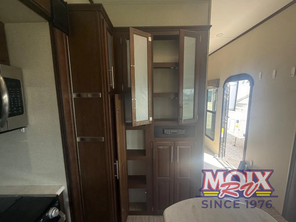 2019 Forest River Wildcat 383MB, Photos photo 18
