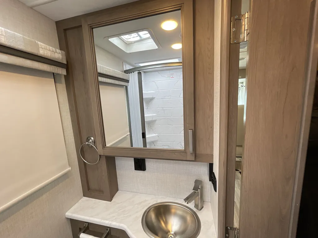 2026 Thor Motor Coach Axis 26.2, Photos photo 24