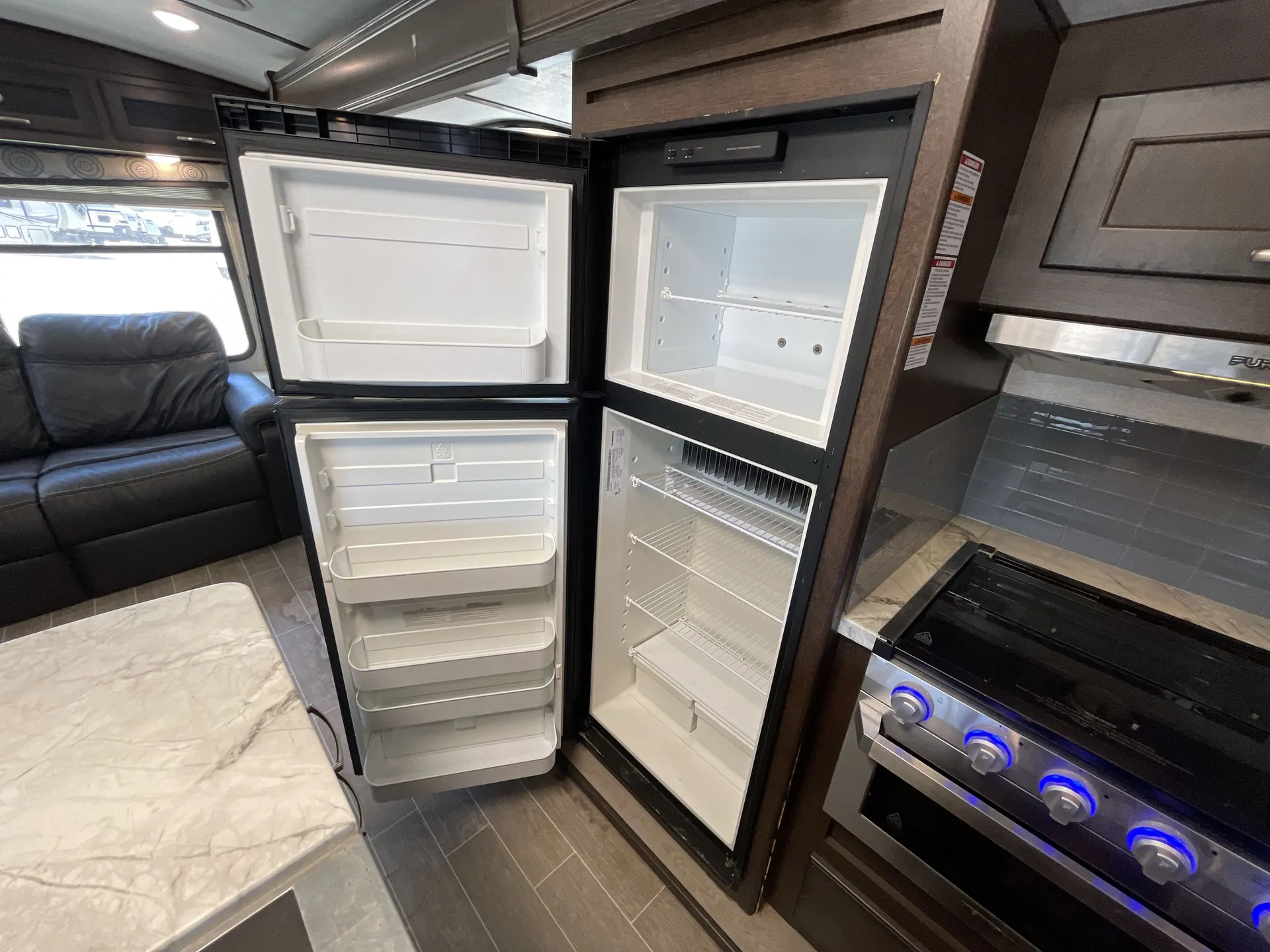 2020 Dutchmen Atlas 3302RL dealer photo 9 from Camping World