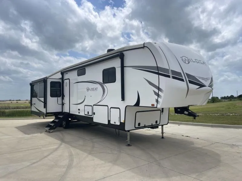 2023 Forest River Wildcat 369MBL - Photo 2