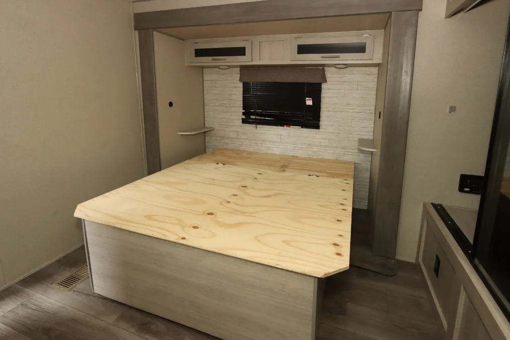 2023 Coachmen Catalina Legacy Edition 343BHTS (2 Queen Beds), Photos photo 18