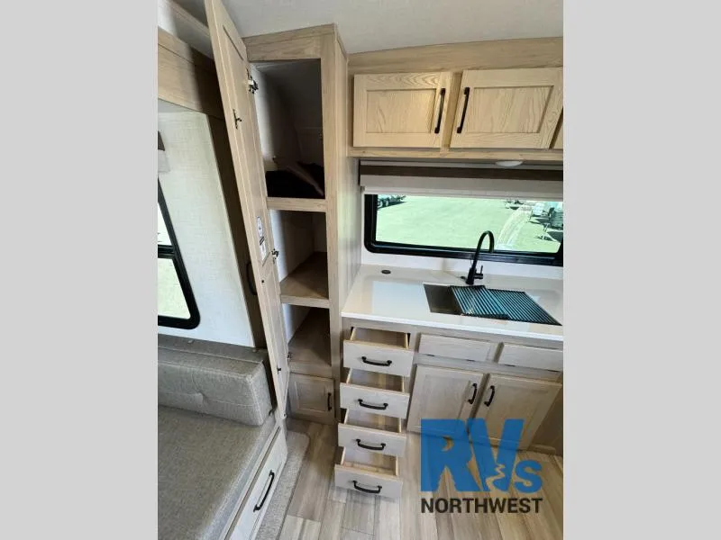 2024 Forest River Rockwood Mini Lite 2506S - Photo 4