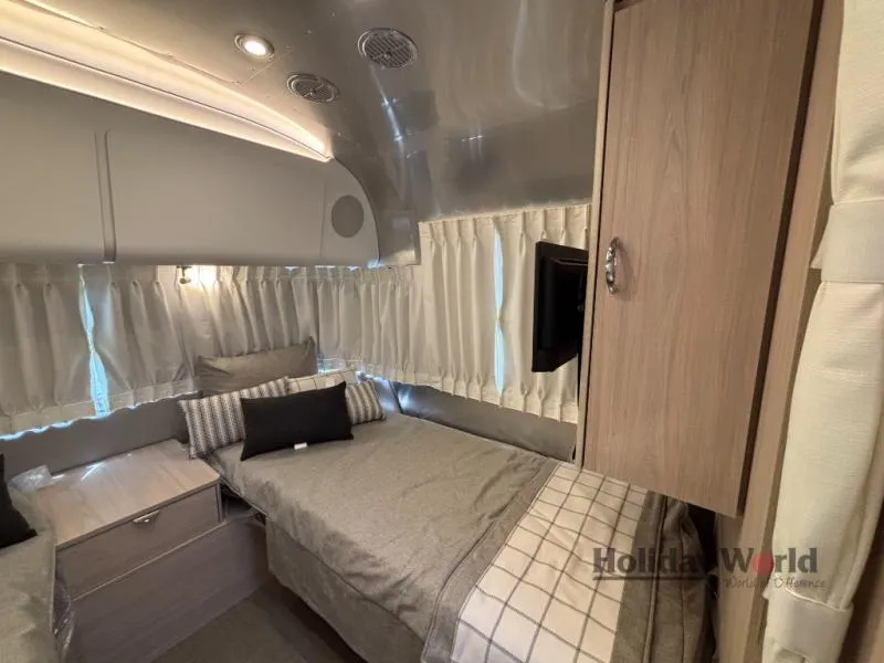 2026 Airstream Globetrotter 30RB - Photo 4