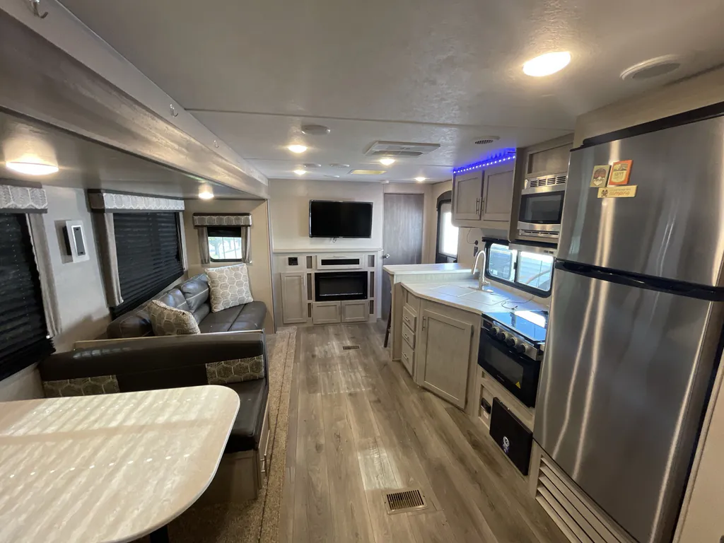 2022 Coachmen Catalina Legacy Edition 243RBS, Photos photo 3