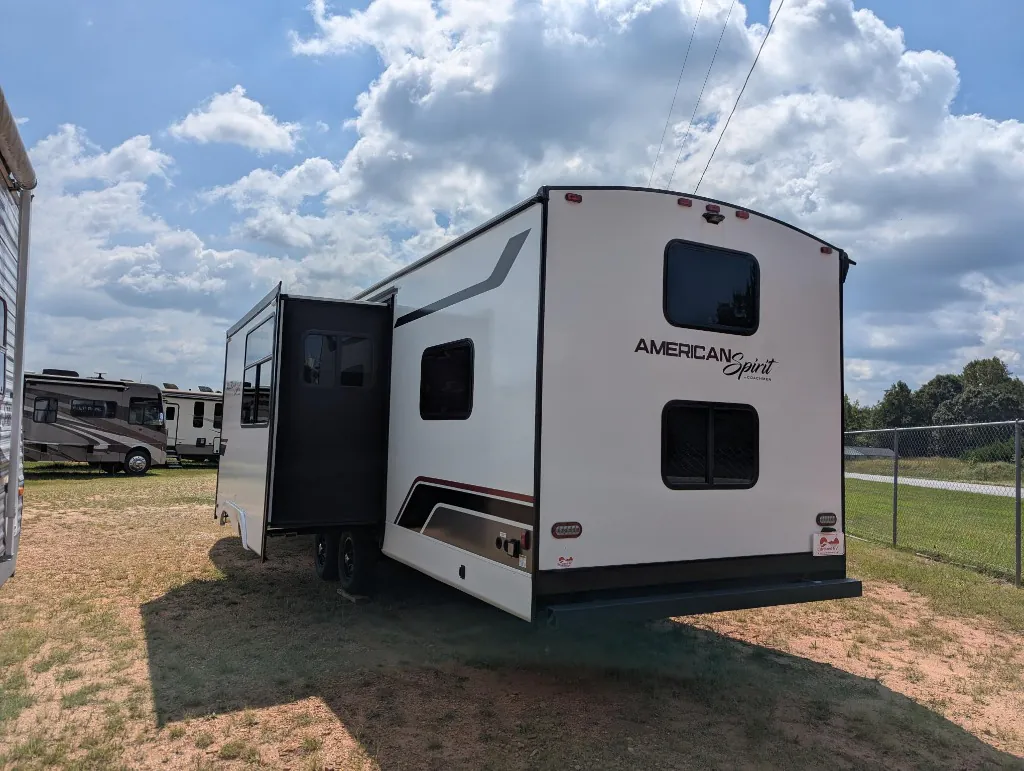 2027 Coachmen American Spirit 3070BH - Photo 3