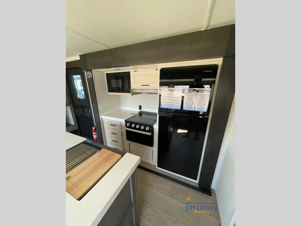 2026 Forest River Cherokee Alpha Wolf 33BH, Photos photo 11