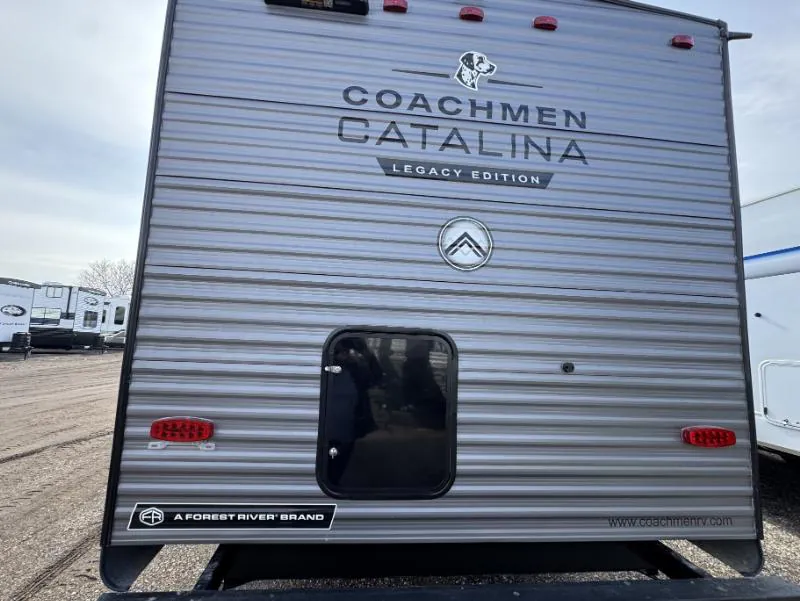 2026 Coachmen Catalina Legacy Edition 273DBHCK, Photos photo 6
