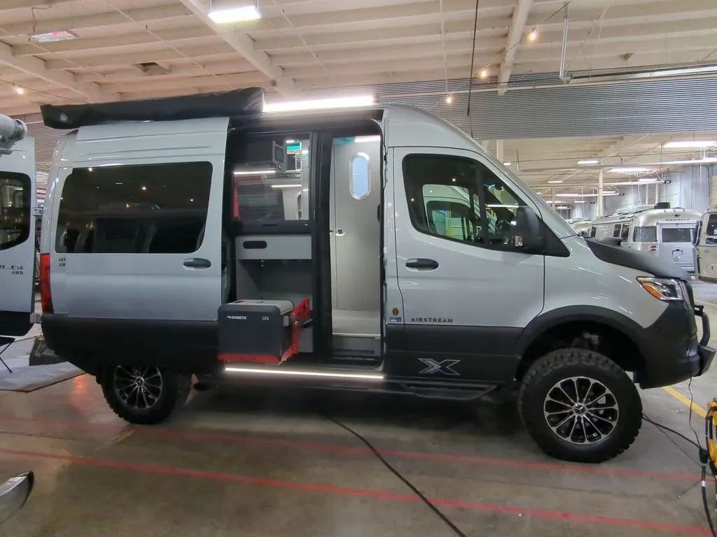 2026 Airstream Interstate 19GT - Photo 3