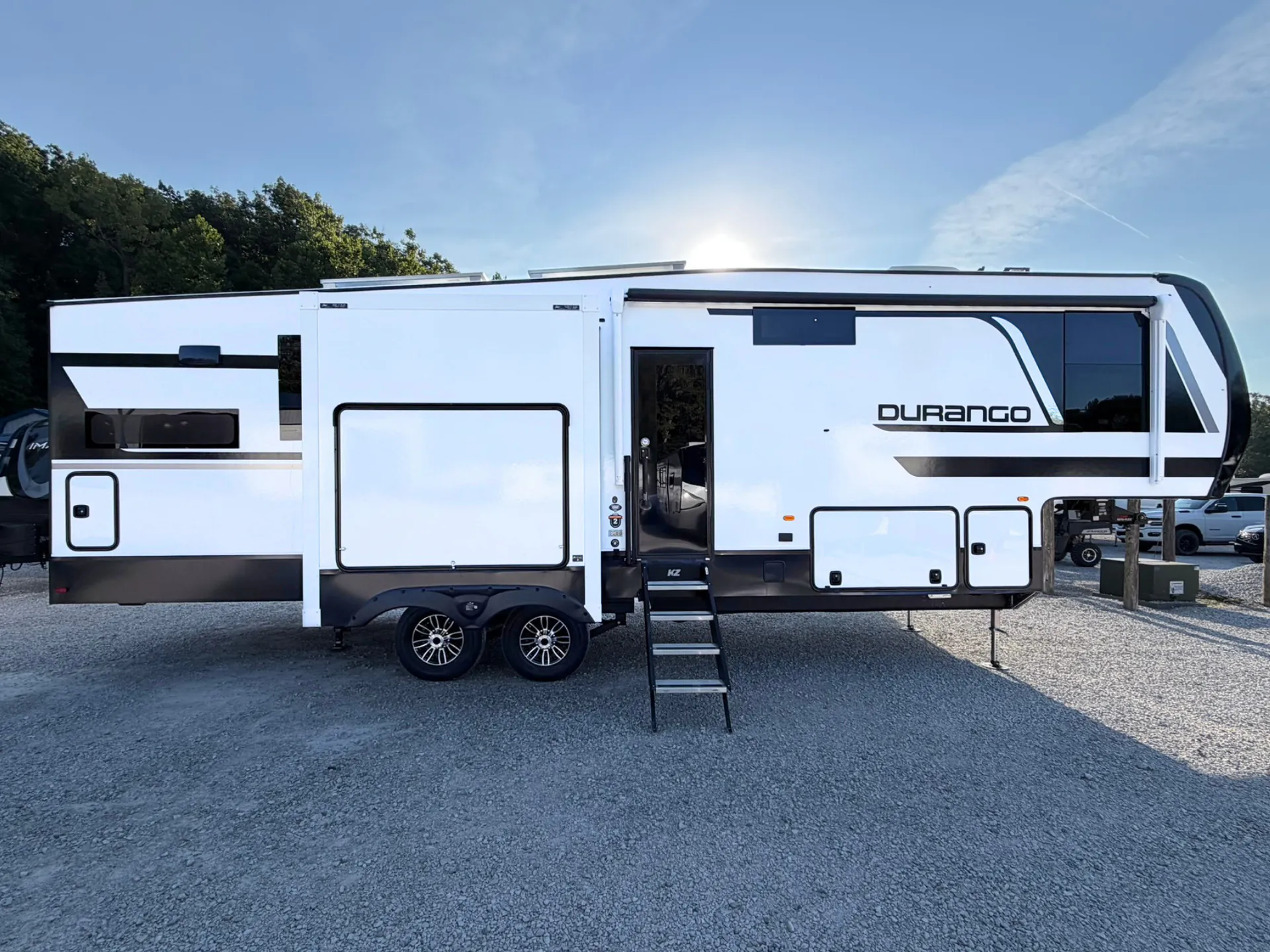 2027 K-Z Durango D321RKT - Photo 4