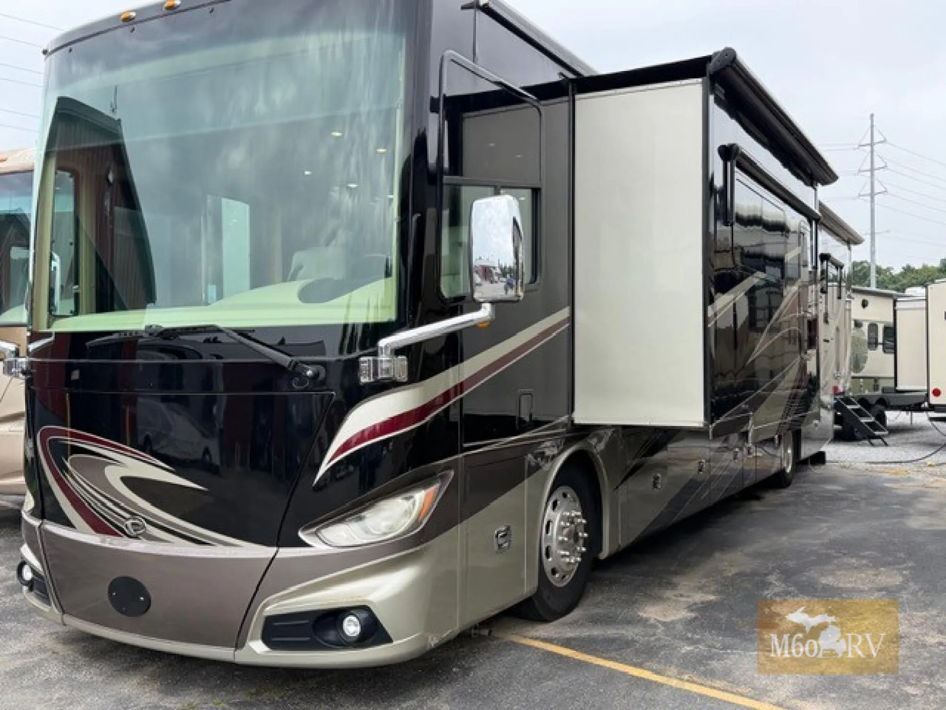 2015 Tiffin Phaeton 40 AH - Photo 2