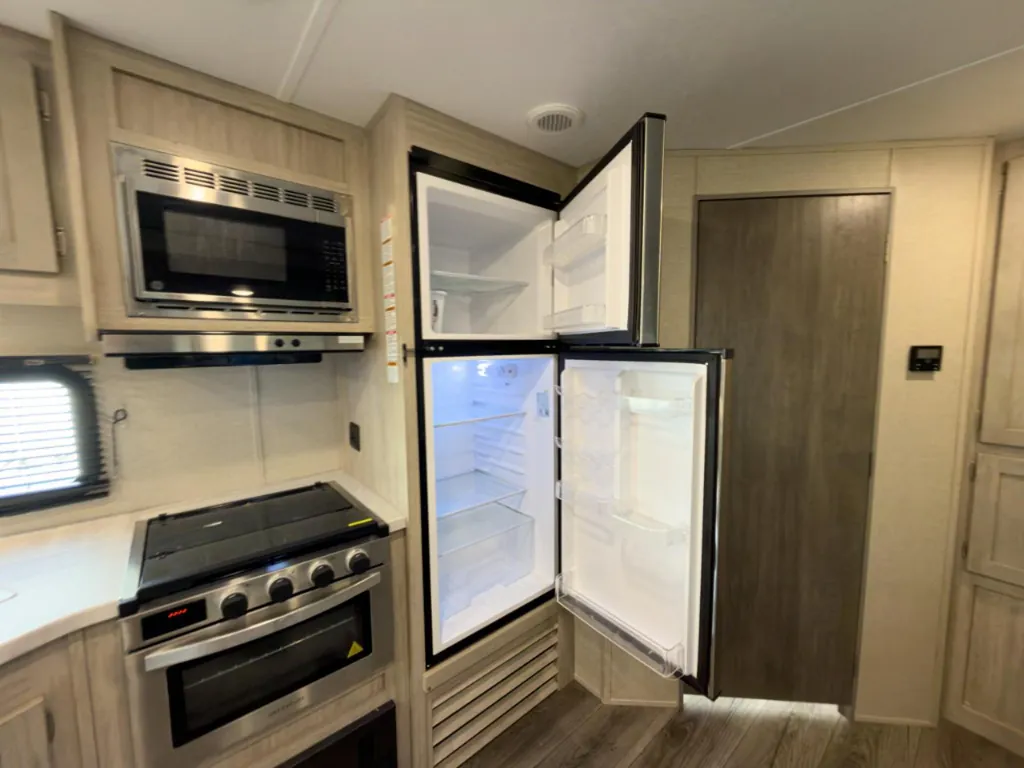 2023 Coachmen Catalina Legacy Edition 243RBS, Photos photo 27