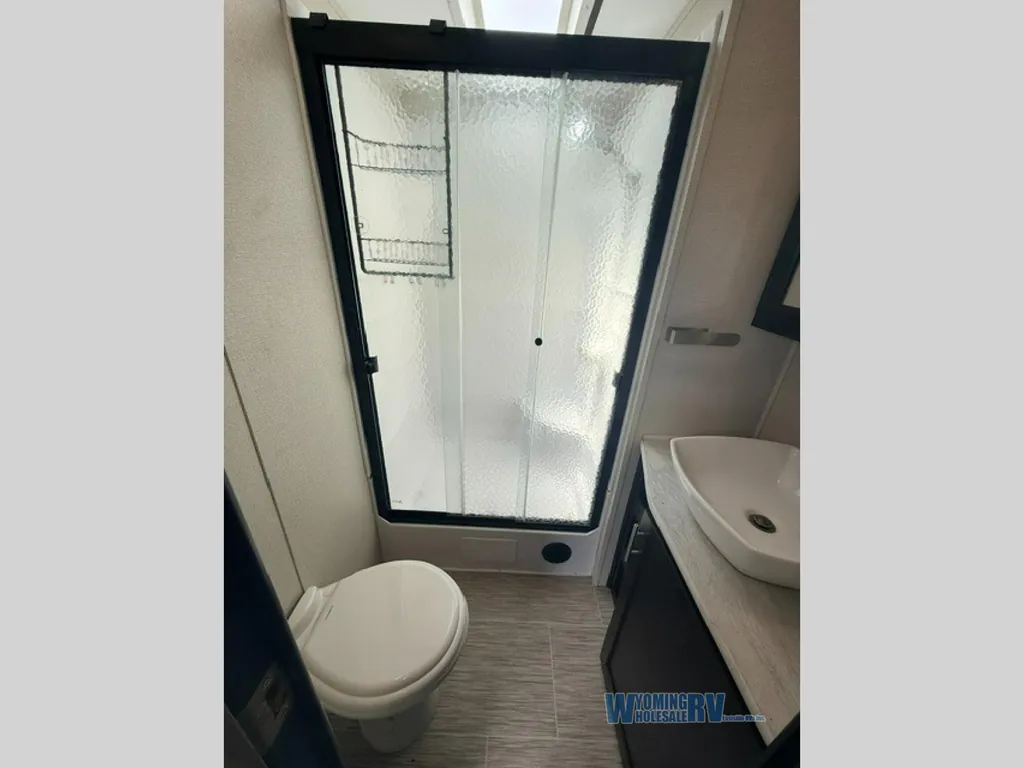 2019 Prime Time LaCrosse 3311RK, Photos photo 13