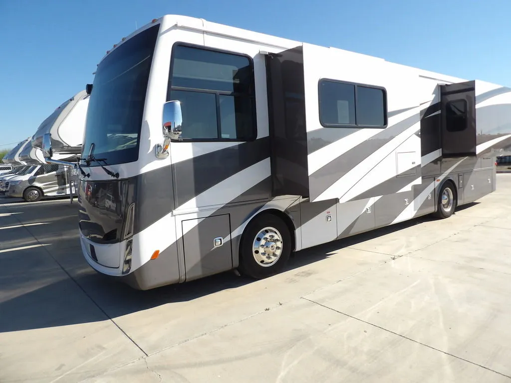 2022 Tiffin Motorhomes Allegro 33 - Main photo