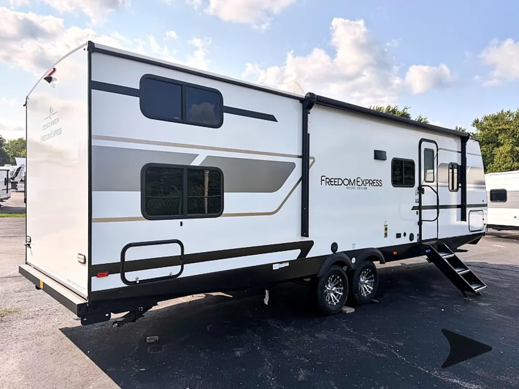 2027 Coachmen Freedom Express Select 29SE, Photos photo 3