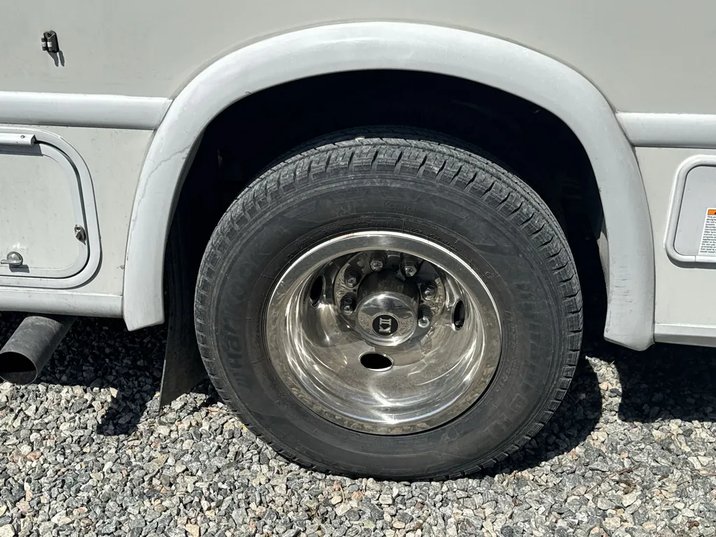 2023 Thor Motor Coach Vegas 24.3, Photos photo 27