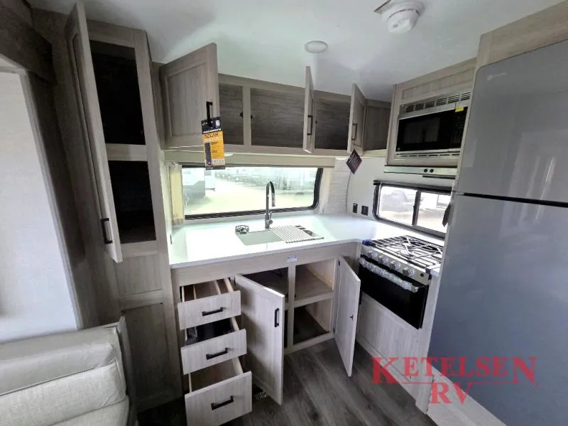2026 Forest River Catalina 263FKDS - Photo 4