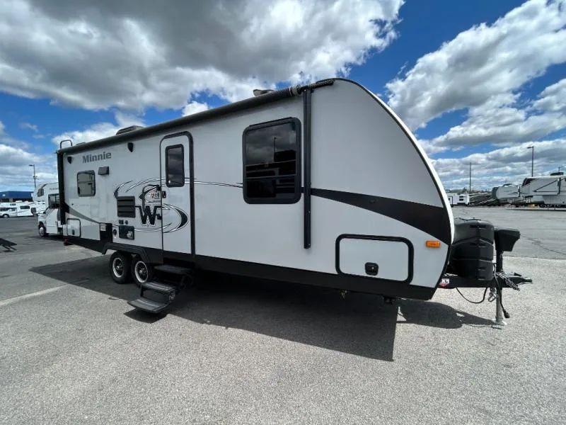 2019 Winnebago Minnie 2500RL - Photo 2