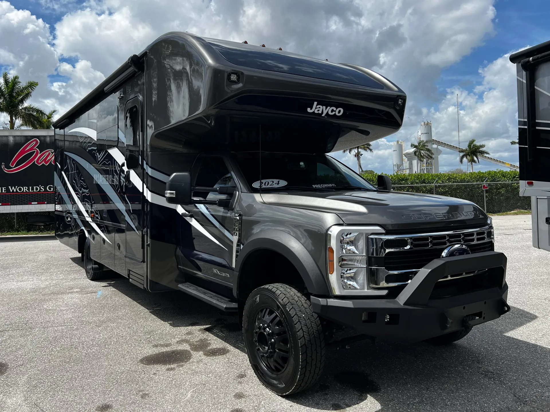 2024 Jayco Seneca XT 32U - Photo 2