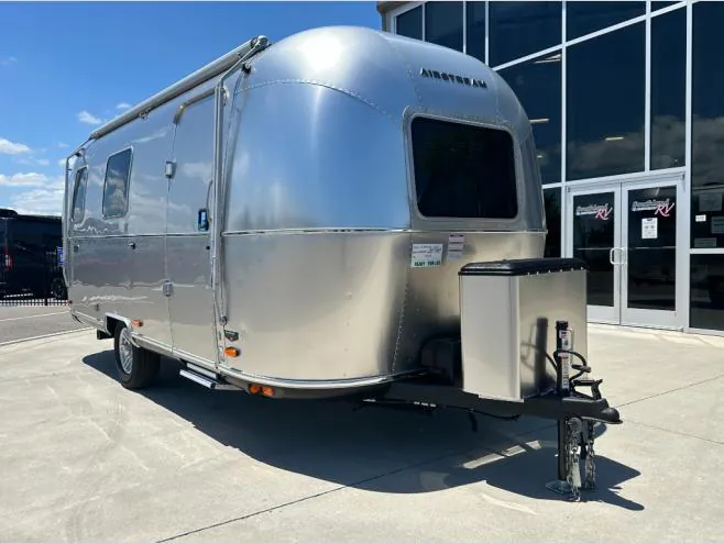 2026 Airstream World Traveler 22RB - Photo 2