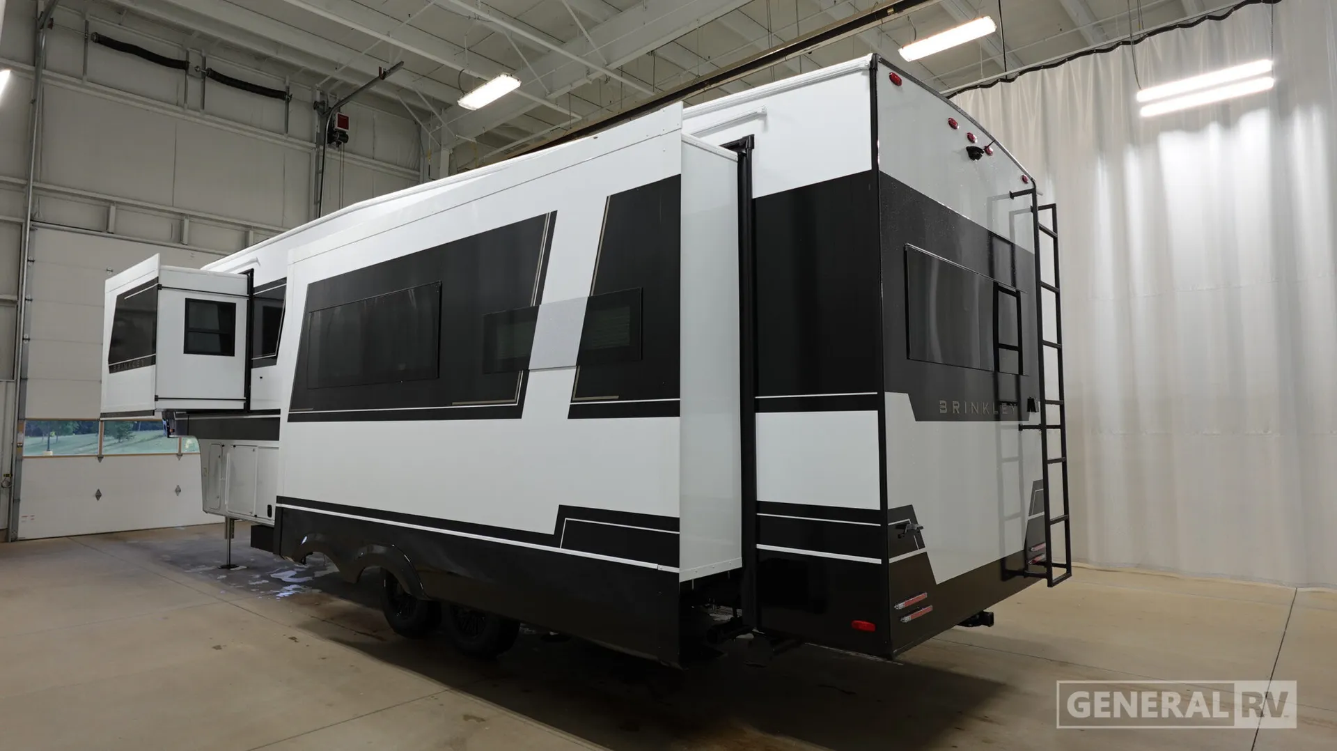 2027 Brinkley Model Z 3200 - Photo 4