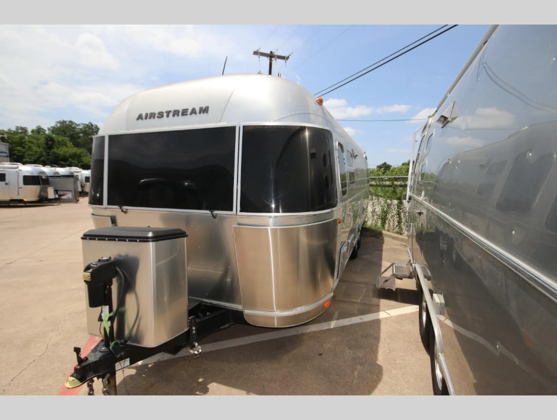 2018 Airstream International 28RB - Photo 3