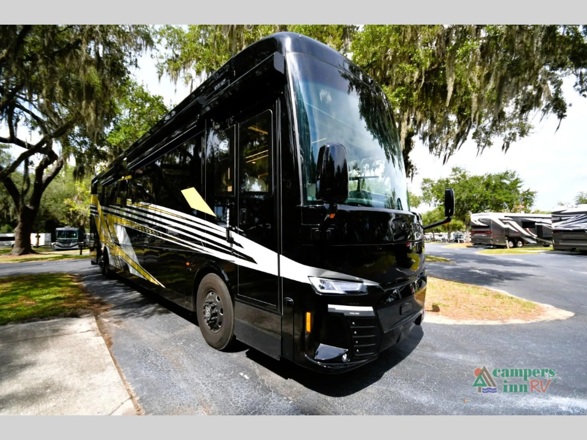 2025 Newmar King Aire 4521 - Photo 2