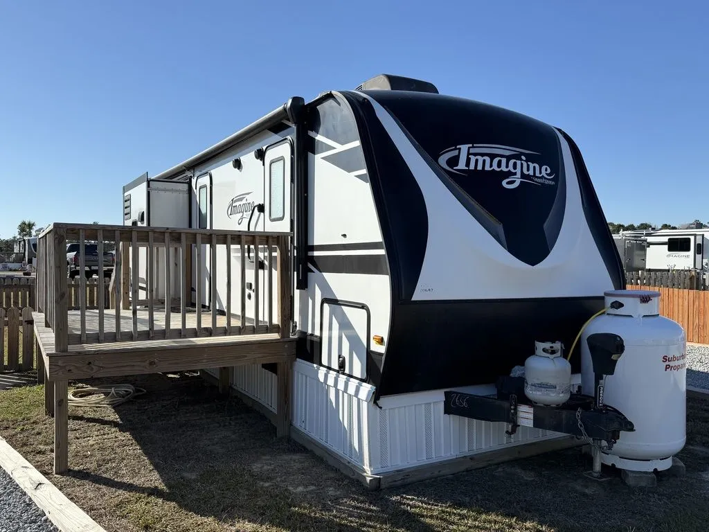 2020 Grand Design Imagine 3250BH - Photo 2