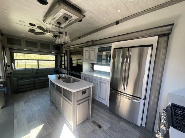 2021 Keystone Montana 3231CK, Photos photo 3