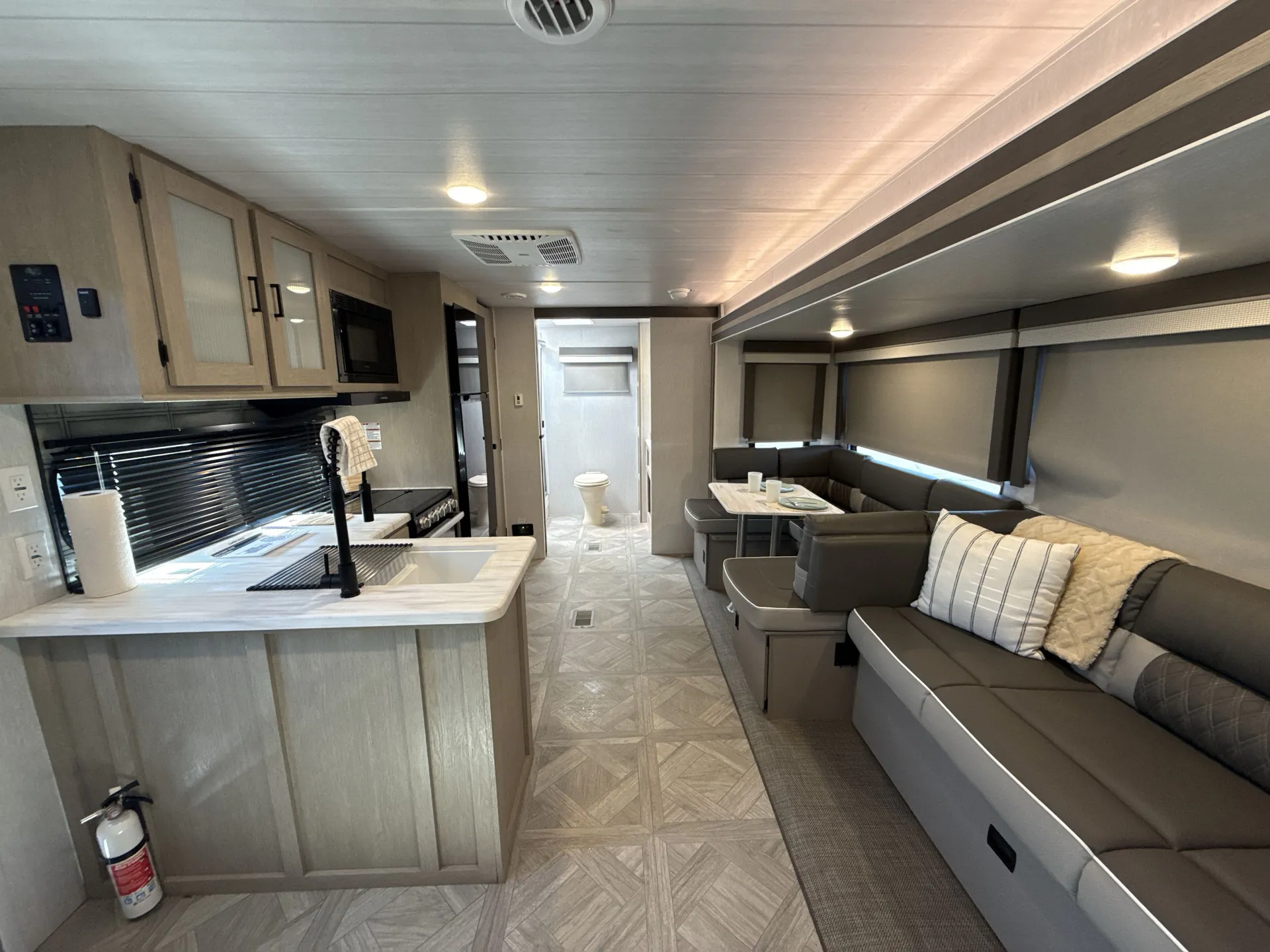 2023 Forest River Salem 26RBS — living area main