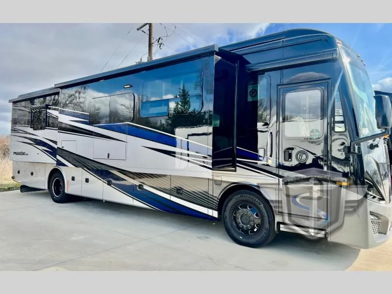 2026 Tiffin Phaeton 40 IH - Photo 2