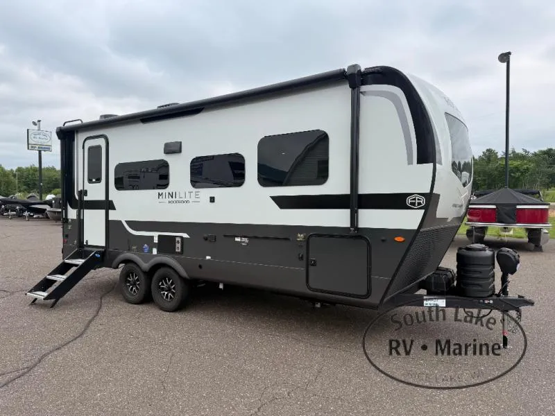 2027 Forest River Rockwood Mini Lite 2205S - Photo 3