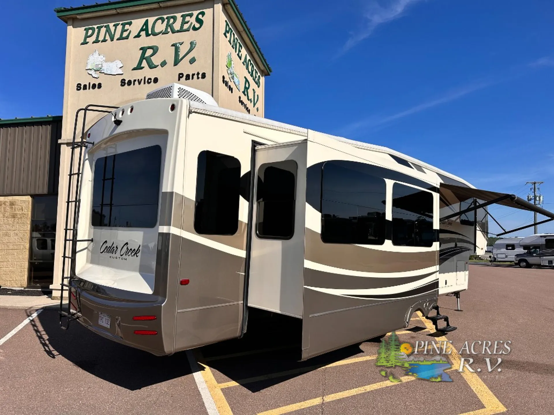 2016 Forest River Cedar Creek 36CKTS — Photo 6