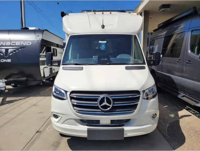 2026 Pleasure-Way Plateau XLRB Std. Model - Photo 2